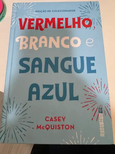 Livro ?Vermelho branco sangue azul? - capa dura