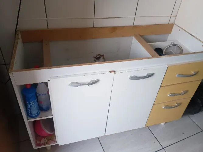 Pia de cozinha usada