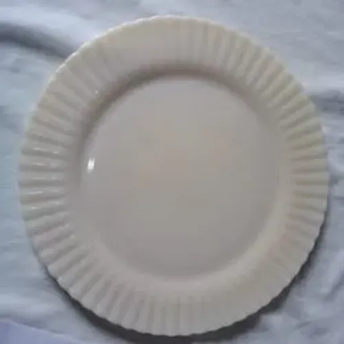 Prato de porcelana raso cor bege