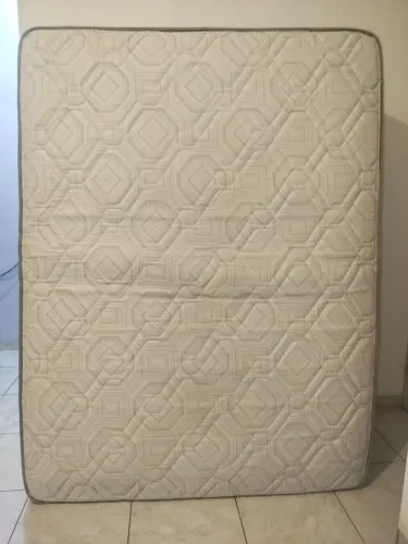 Colchão de casal Ômega Herval com Molas Ensacadas - Até 110kg - 22cm x 188cm x 138cm 