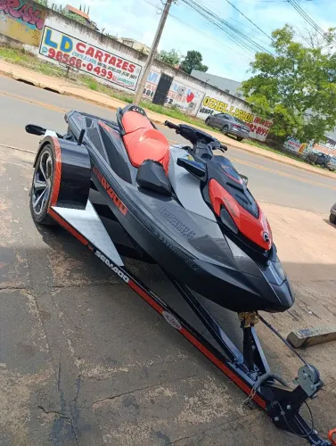 Jet Ski Sea-Doo GTI 130 se com som original Brp