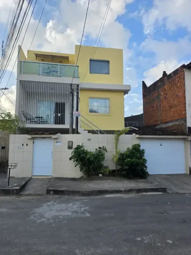 Apartamento para venda possui 301 metros quadrados com 6 quartos em Petrópolis - Maceió -