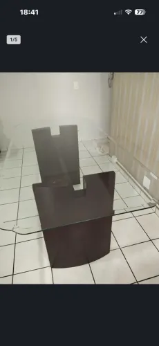 Mesa de madeira e tampo de vidro 1,60 cm