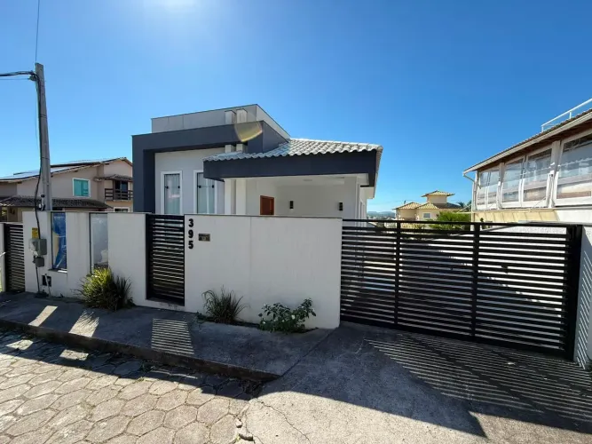 Casa Duplex Condomínio dos Pássaros Cabo Frio, 179,55m², 3 Quartos (2 Suítes), Área Gourme