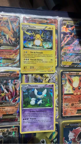 Carta Pokémon Raichu e Meowstic brilhante