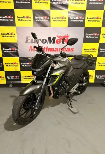 YAMAHA FZ25 - EUROMOTOS