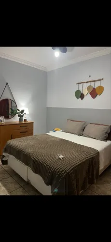 Vendo CAMA queen (colchão-+base)