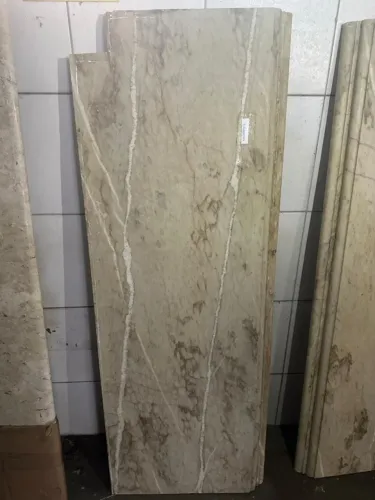 Duas peças de mármore Carrara italiana, medidas no anuncio. Oportunidade Para vender logo!