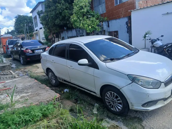 Fiat Grand Siena Tetrafuel 1.4 EVO F. Flex 8V 2016