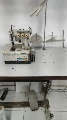 Máquina de costura 