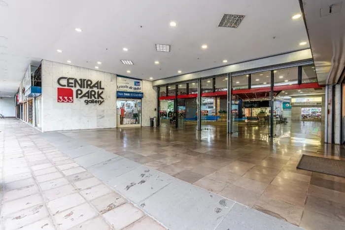 Excelente consultório duplex, 2 banheiros, 2 vagas ,recepcão, portaria 24hs ,segurança etc
