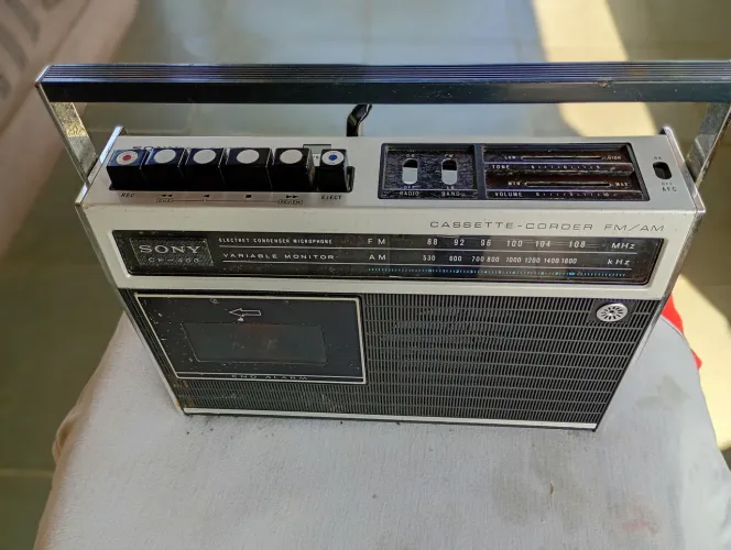 Carcaça do rádio gravador SONY CF 400  