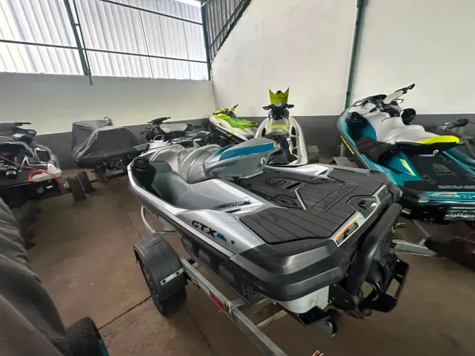 Jet ski seado 300