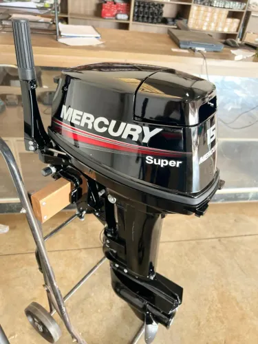 Motor Mercury ? 15 HP