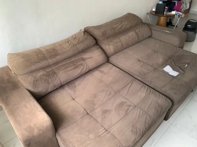 Limpeza de sofá carpetes e colchões e banco de carro e almofadas