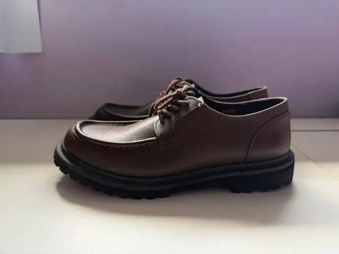 sapato urban cork da marca vr collezione, tamanho 42, na cor café.