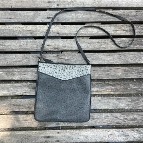 Bolsa GUESS Birch Logo Print 