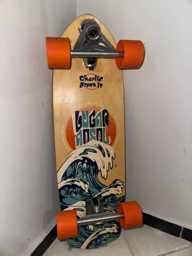 Skate Simulador de Surf Kronik Charlie Brown Jr Lugar Ao Sol Bel