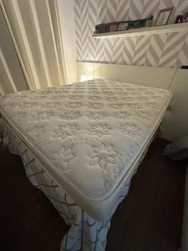 Colchão Simmons Colorado Comfort Line QUEEN _ SEMI NOVO 9 meses de uso