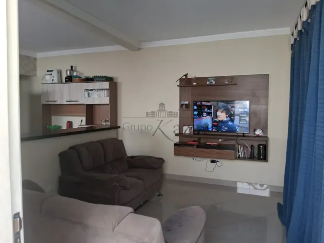 Oportunidade - Casa - Parque dos Príncipes - 2 Dormitórios - 110m².
