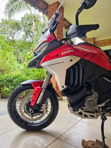 Ducati Multistrada V4s em estado de 0km