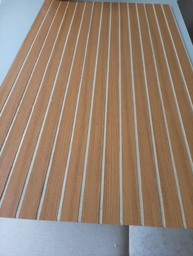 Painel ripado em MDF fino 