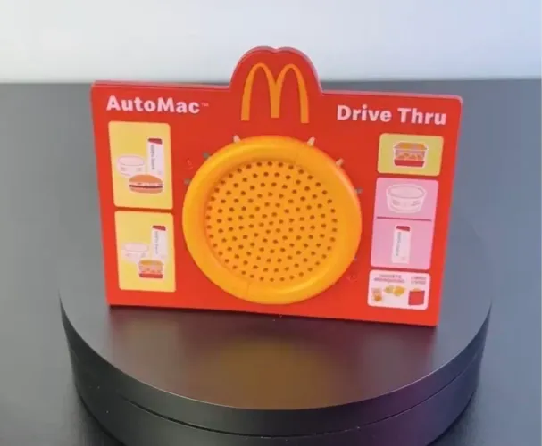 Brincando de Mequi McDonald?s 