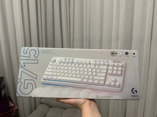 Teclado Logitech G715