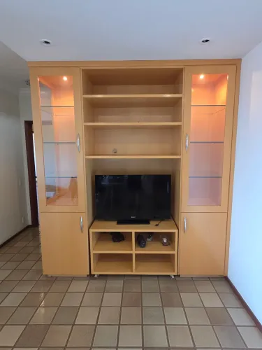 Armário cristaleira com rack para TV