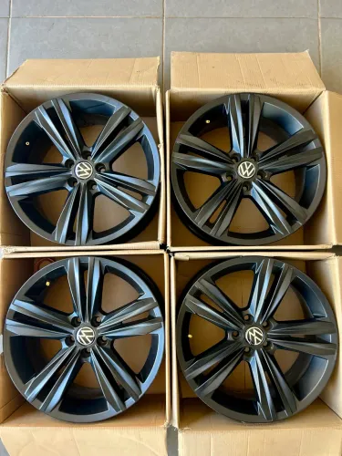 Jogo de rodas esportivas KR S18 (Tiguan R-Line) aro 17x7 furação 5x100