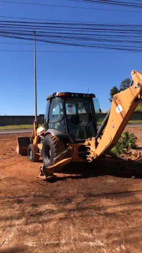 Retroescavadeira Case 580N 2013