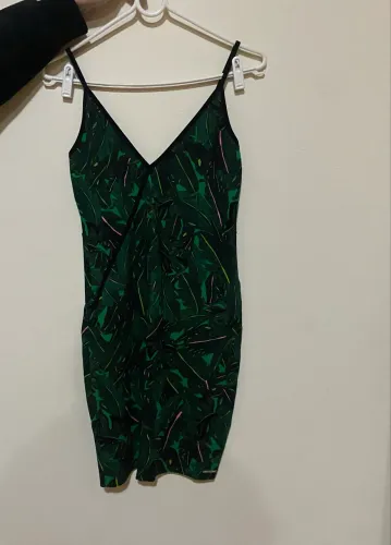 Vestido de alcinha marca Colcci