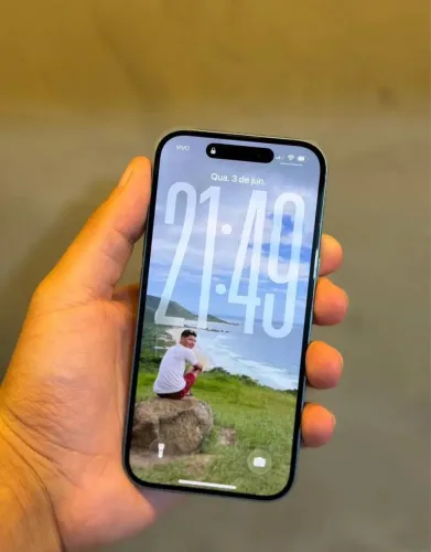 iPhone 16 