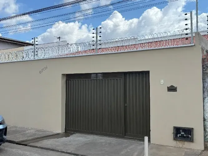 CASA PARA ALUGAR NO MOCAMBINHO COM 3 QUARTOS