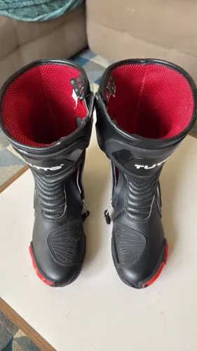 Bota tutto tamanho 41