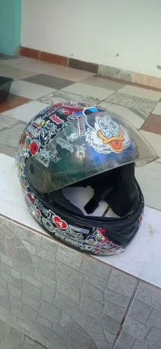 Capacete adesivado tamanho 58