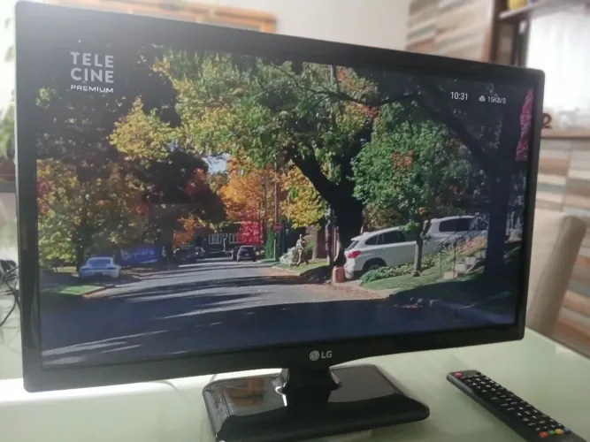 Tv LG 24 polegadas, não é smart, com controle 