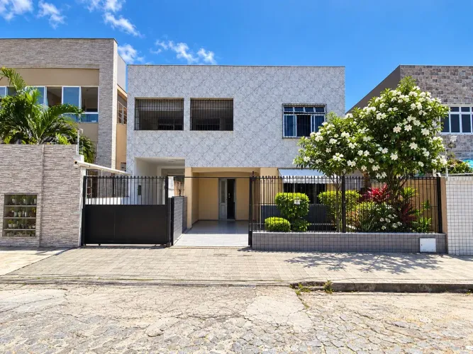 Excelente Duplex 6 suítes, 3 vagas no Parque Araxá