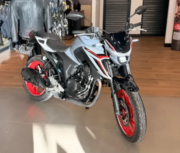 Yamaha FZ25 250 Fazer Connected 2026 / com apenas 1.741km rodados