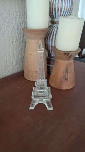 Torre Eiffel de vidro decorado!