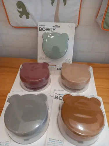 Pratos e colheres silicone