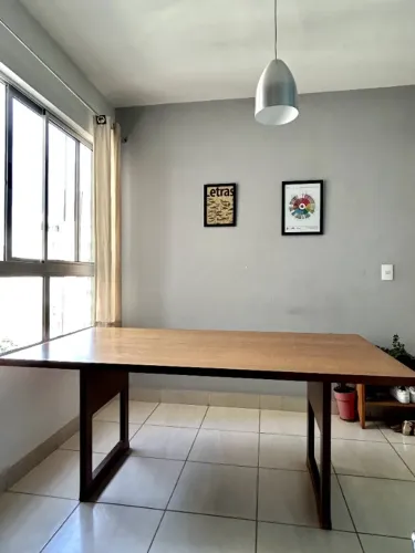 Mesa retangular em madeira