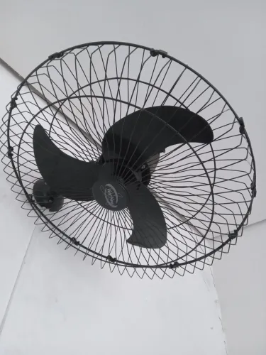 Ventilador de parede Vent New 60 cm em bom estado