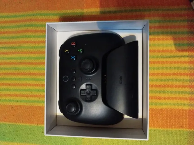 Controle 8BITDO Ultimate com Dock de carregamento