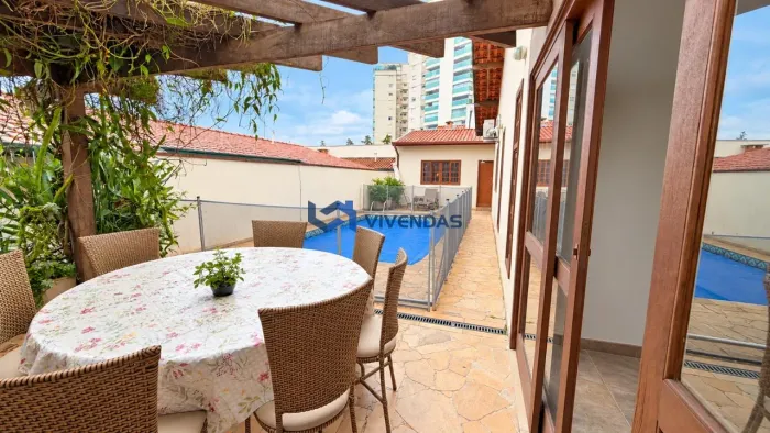 Linda casa em condominio fechado para venda.