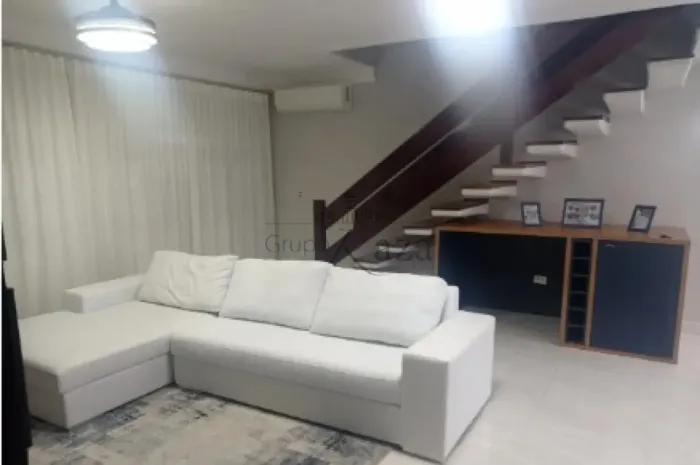 Oportunidade - Casa Sobrado - Jardim das Industrias - 4 Suítes - 254m².