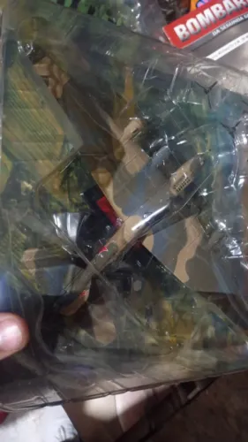 Avião bombardeiro altaya