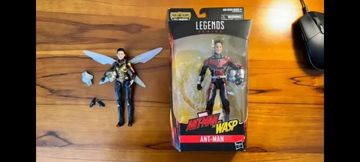 Marvel Legends Homem Formiga e Vespa Antman and the Wasp com todos os acessórios