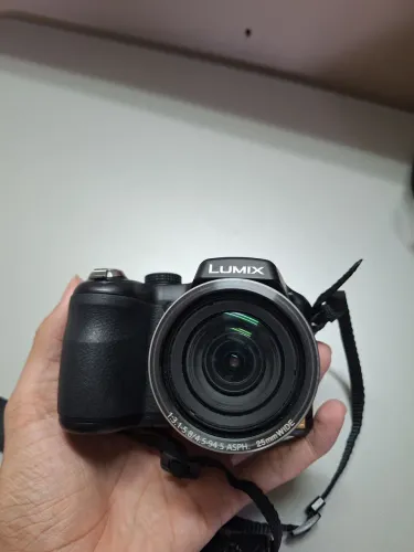 Câmera fotográfica LUMIX LZ20