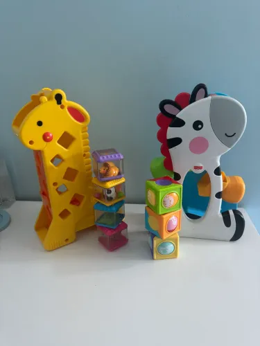 Brinquedos Fisher Price - girafa e zebra com blocos